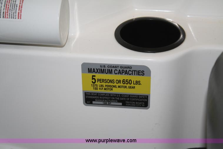 image for item A6815 2007 Triton 188-SF 18' boat