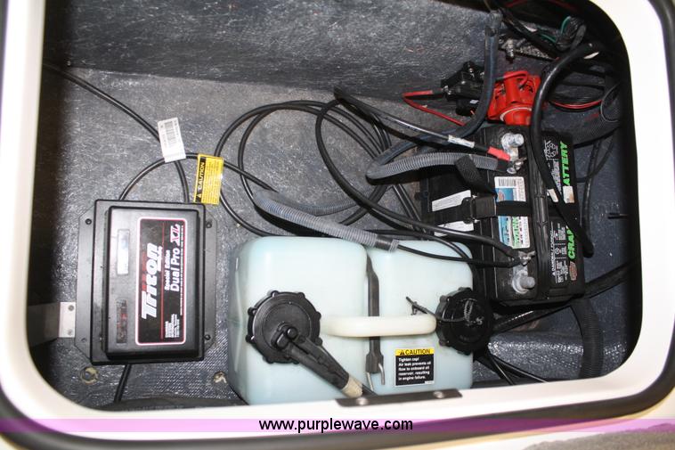 image for item A6815 2007 Triton 188-SF 18' boat