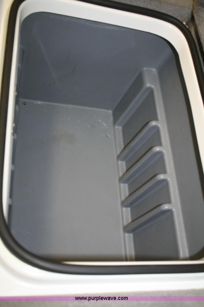 image for item A6815 2007 Triton 188-SF 18' boat