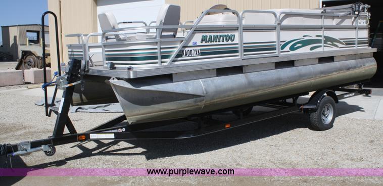 image for item A6816 2000 Manitou 20' pontoon boat