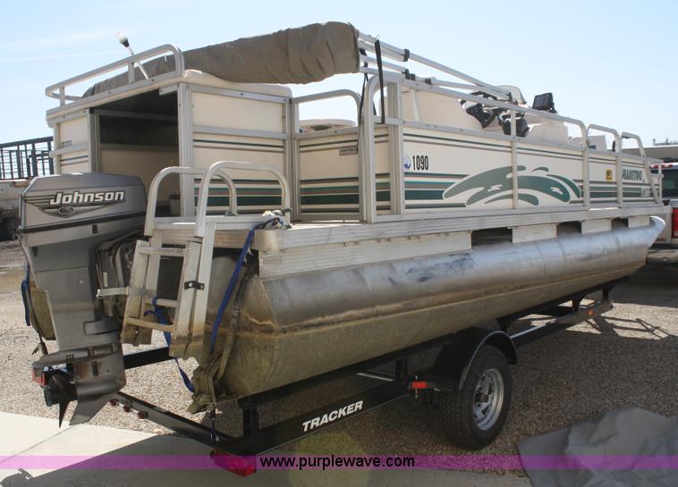 image for item A6816 2000 Manitou 20' pontoon boat