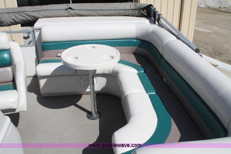 image for item A6816 2000 Manitou 20' pontoon boat