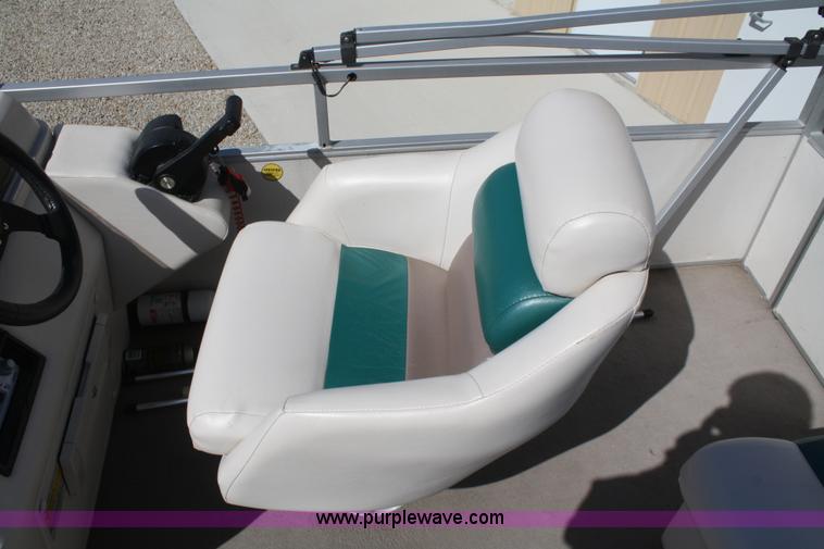 image for item A6816 2000 Manitou 20' pontoon boat