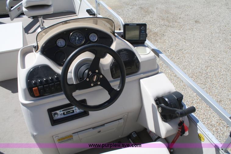 image for item A6816 2000 Manitou 20' pontoon boat