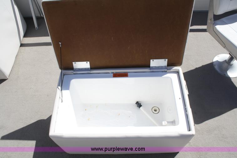 image for item A6816 2000 Manitou 20' pontoon boat