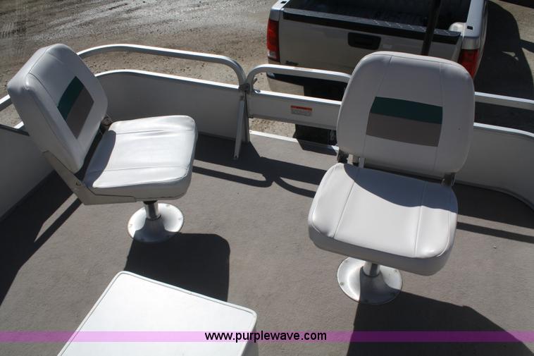 image for item A6816 2000 Manitou 20' pontoon boat