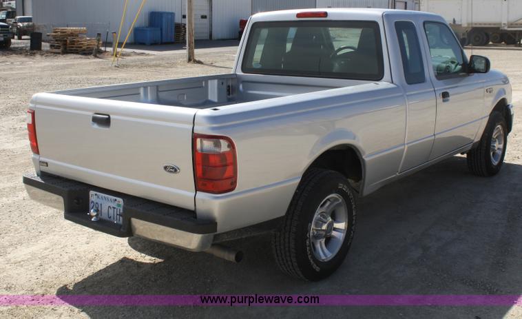 image for item A6821 2005 Ford Ranger XLT SuperCab pickup truck