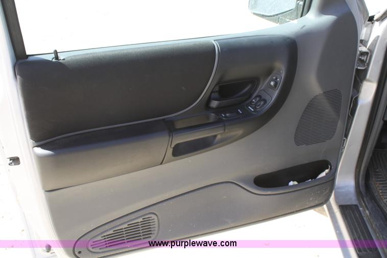 image for item A6821 2005 Ford Ranger XLT SuperCab pickup truck