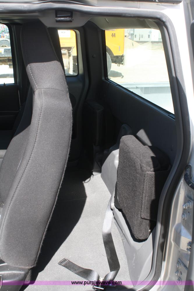 image for item A6821 2005 Ford Ranger XLT SuperCab pickup truck
