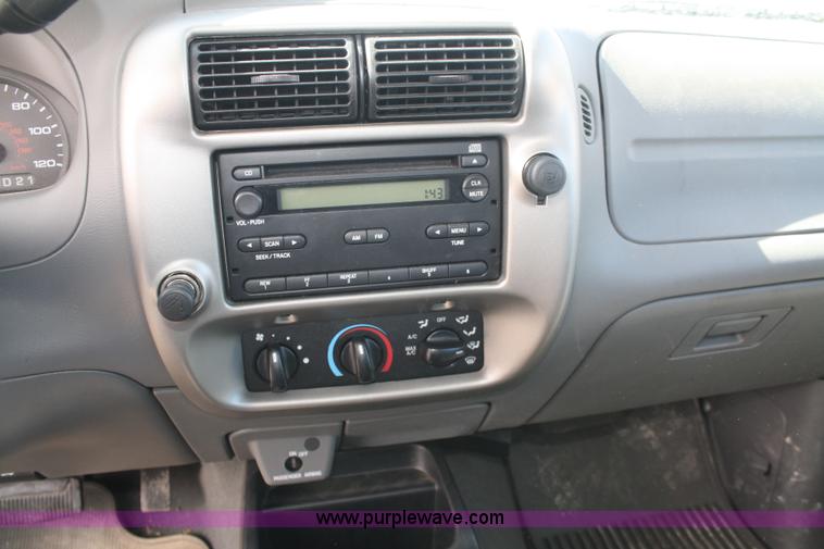 image for item A6821 2005 Ford Ranger XLT SuperCab pickup truck