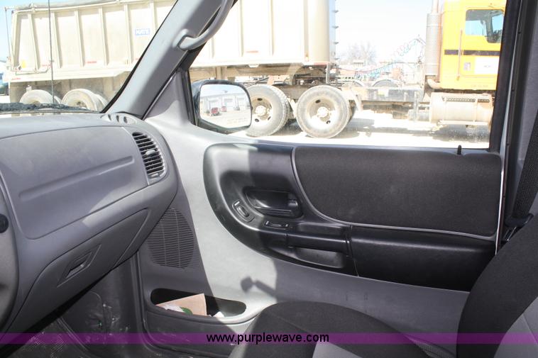 image for item A6821 2005 Ford Ranger XLT SuperCab pickup truck