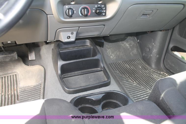 image for item A6821 2005 Ford Ranger XLT SuperCab pickup truck