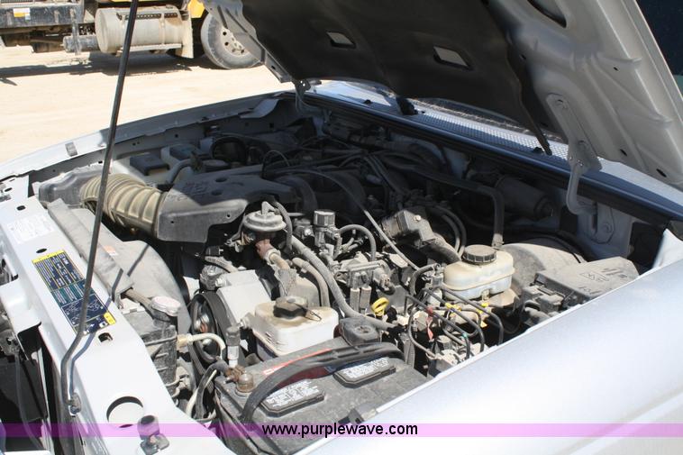 image for item A6821 2005 Ford Ranger XLT SuperCab pickup truck