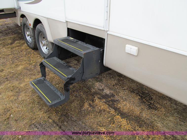 image for item A8199 2002 Western Alpenlite Limited 36RL fifth wheel camper
