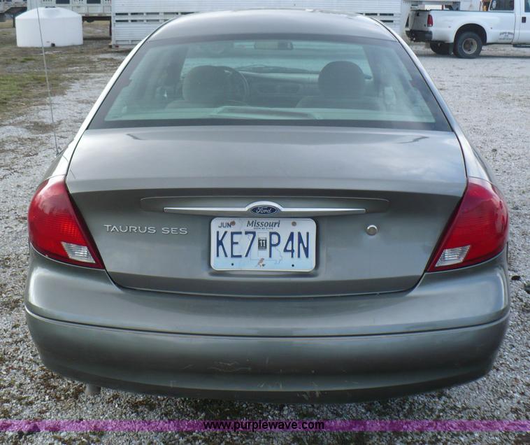 image for item B6308 2003 Ford Taurus SES