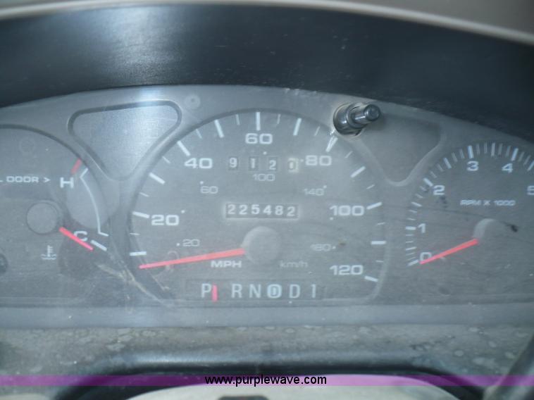 image for item B6308 2003 Ford Taurus SES