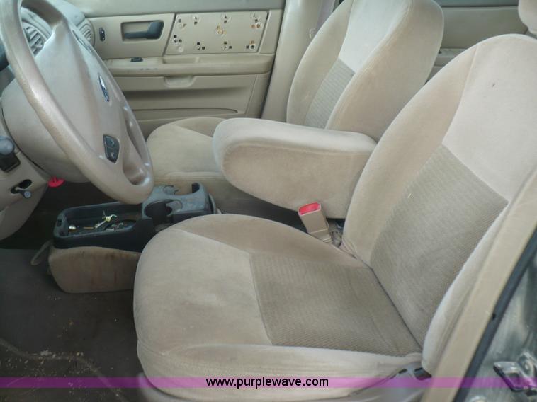 image for item B6308 2003 Ford Taurus SES