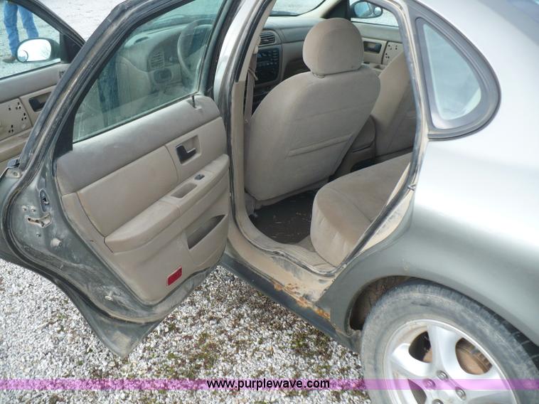 image for item B6308 2003 Ford Taurus SES