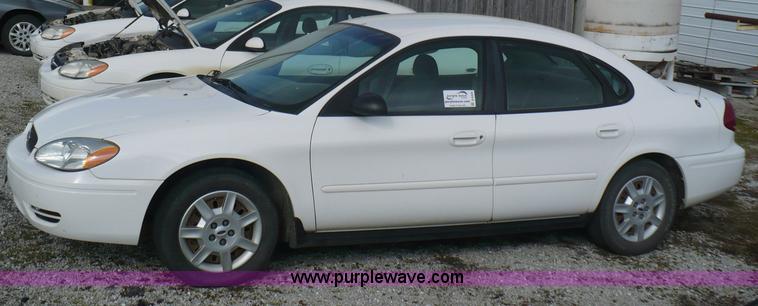 image for item B6309 2006 Ford Taurus SE