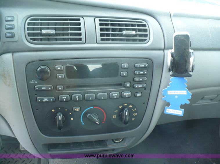 image for item B6309 2006 Ford Taurus SE