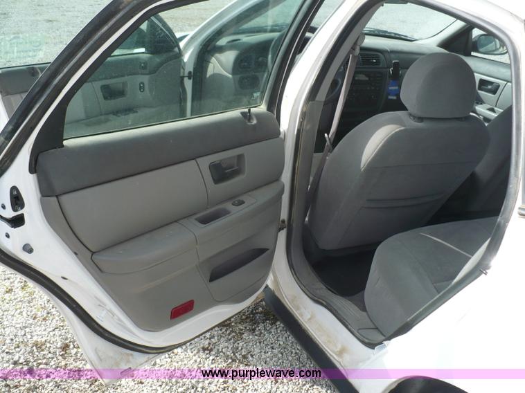 image for item B6309 2006 Ford Taurus SE