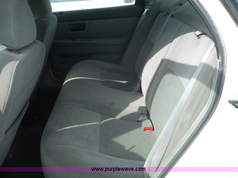 image for item B6309 2006 Ford Taurus SE