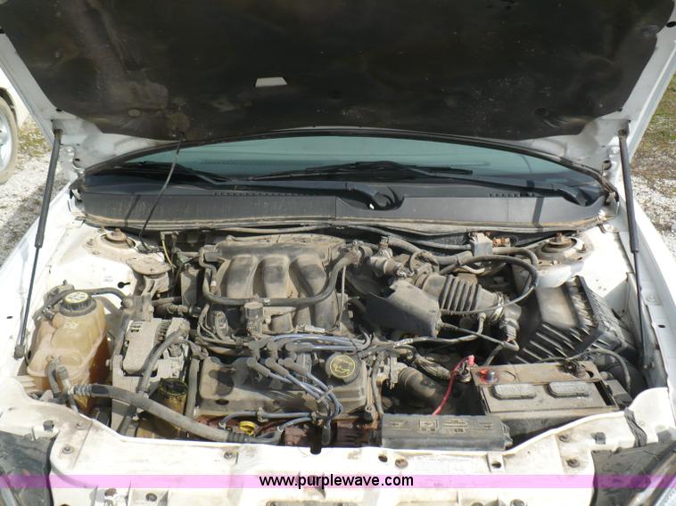 image for item B6309 2006 Ford Taurus SE