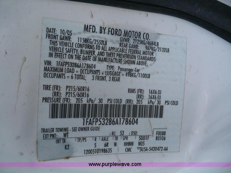 image for item B6309 2006 Ford Taurus SE