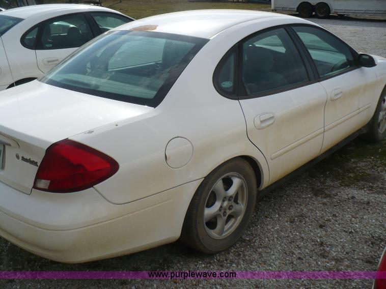 image for item B6310 2003 Ford Taurus SES