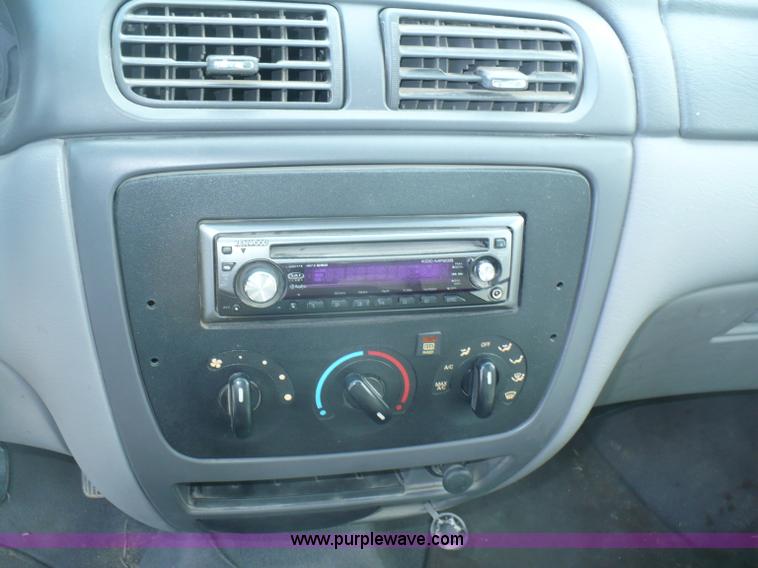 image for item B6310 2003 Ford Taurus SES