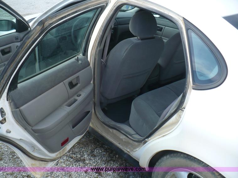 image for item B6310 2003 Ford Taurus SES