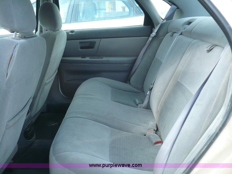 image for item B6310 2003 Ford Taurus SES