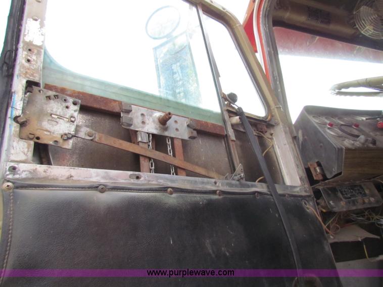 image for item B7210 1974 Freightliner semi truck