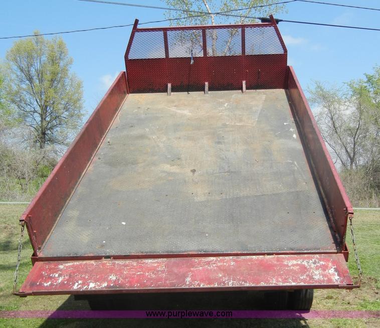 image for item C4240 2000 Ford F550 XL Super Duty pickup truck