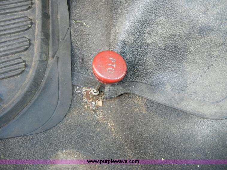 image for item C4240 2000 Ford F550 XL Super Duty pickup truck