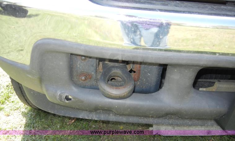 image for item C4240 2000 Ford F550 XL Super Duty pickup truck