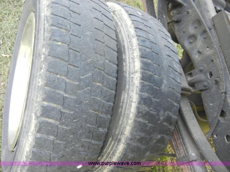 image for item C4240 2000 Ford F550 XL Super Duty pickup truck