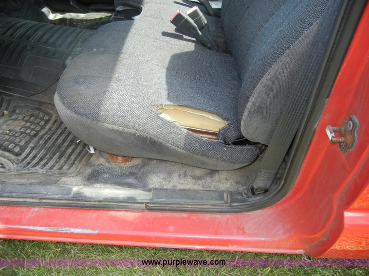 image for item C4244 1996 Chevrolet S10 pickup truck