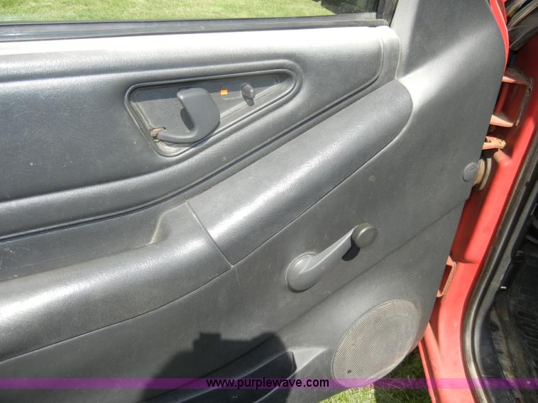 image for item C4244 1996 Chevrolet S10 pickup truck