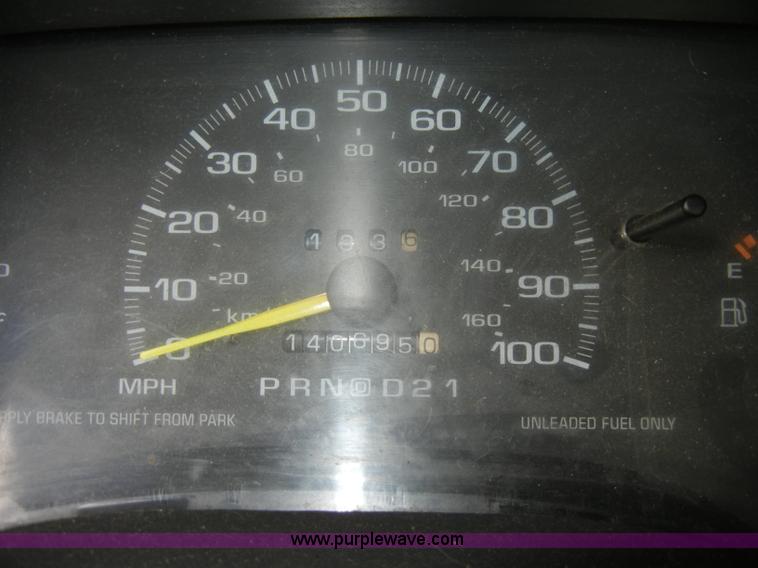 image for item C4244 1996 Chevrolet S10 pickup truck