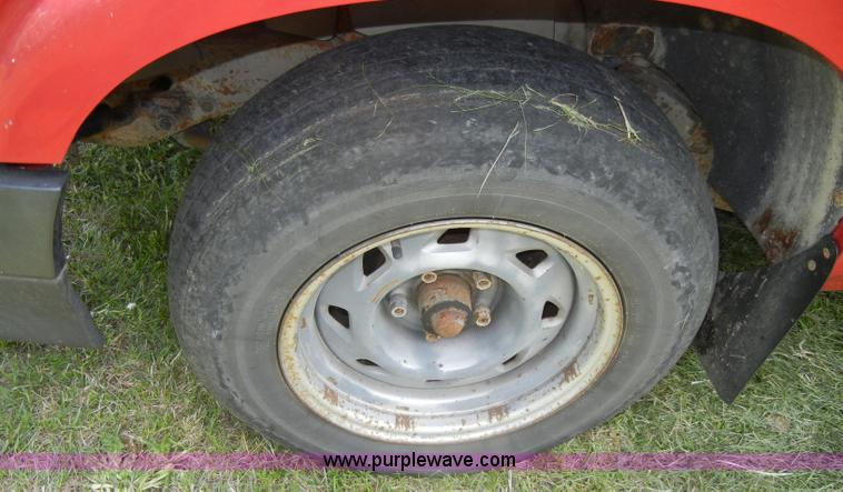 image for item C4244 1996 Chevrolet S10 pickup truck