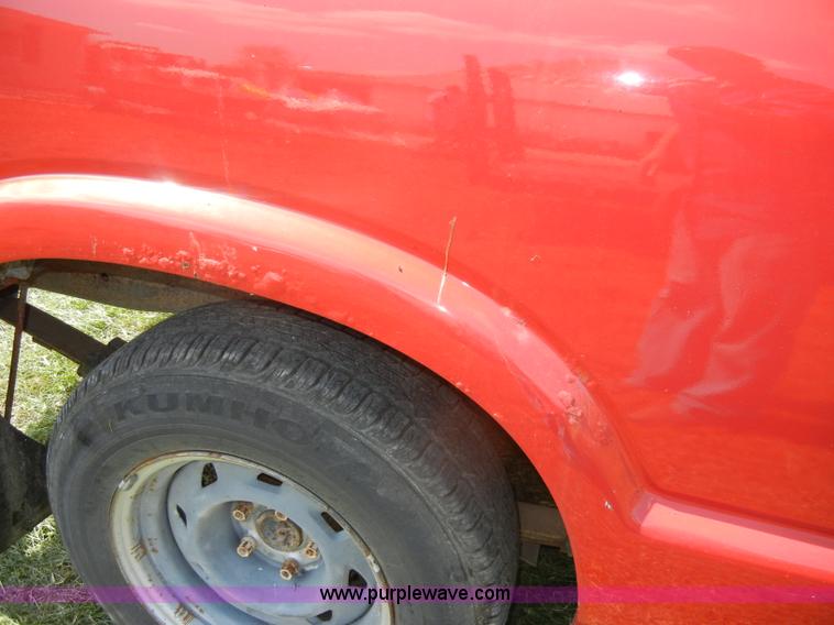 image for item C4244 1996 Chevrolet S10 pickup truck