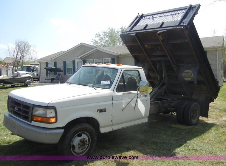 image for item C4245 1993 Ford F350 XL pickup truck