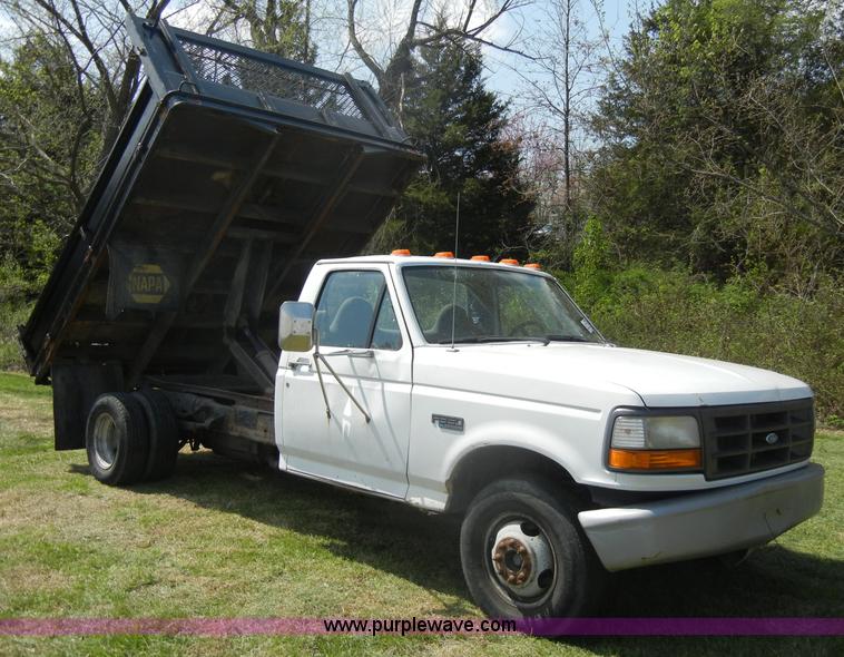 image for item C4245 1993 Ford F350 XL pickup truck