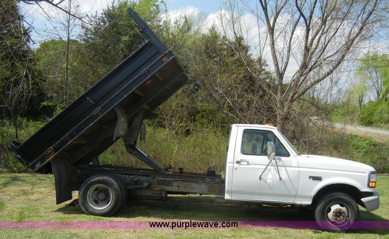 image for item C4245 1993 Ford F350 XL pickup truck