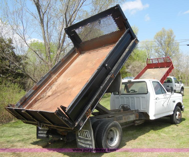 image for item C4245 1993 Ford F350 XL pickup truck