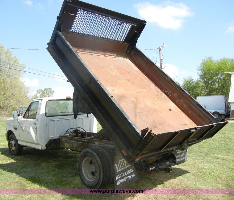 image for item C4245 1993 Ford F350 XL pickup truck