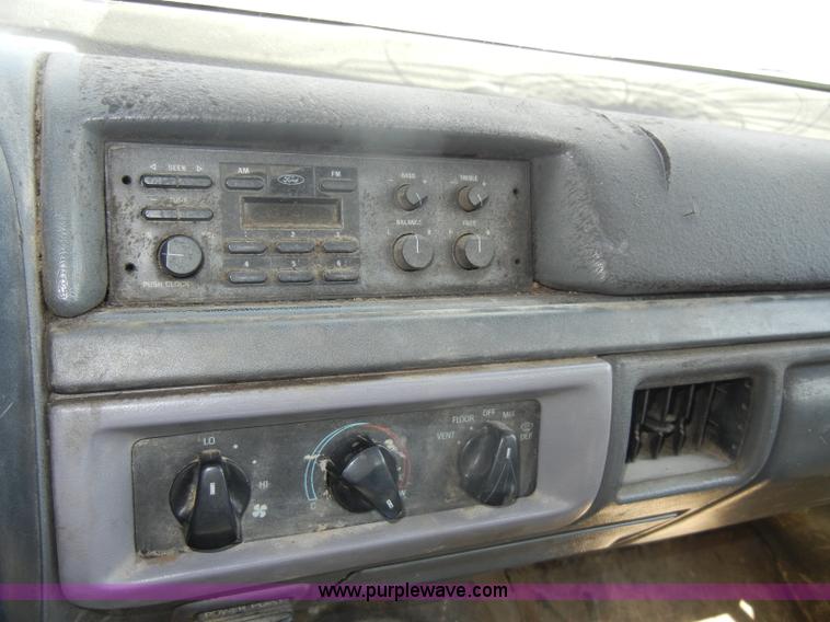 image for item C4245 1993 Ford F350 XL pickup truck