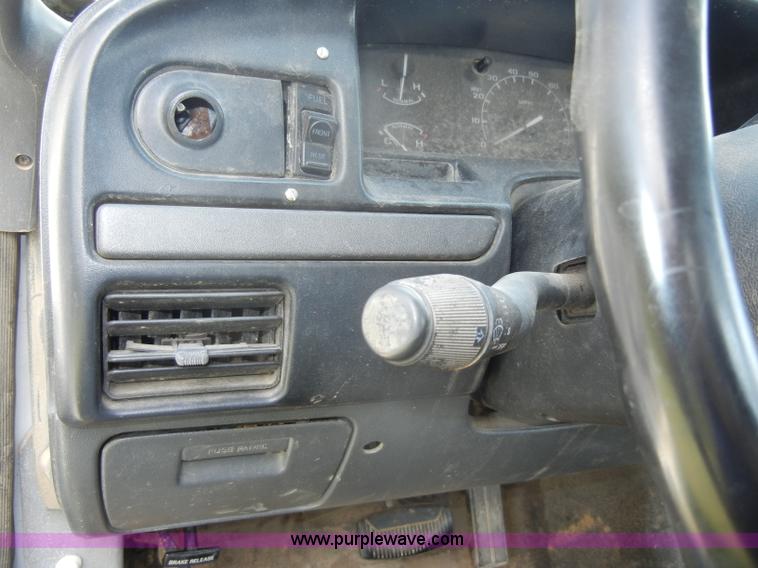 image for item C4245 1993 Ford F350 XL pickup truck