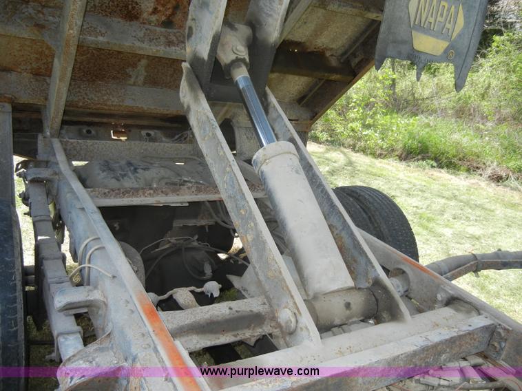 image for item C4245 1993 Ford F350 XL pickup truck